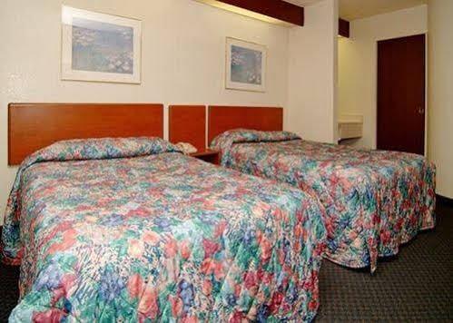 Travelodge By Wyndham Fort Myers Airport Kültér fotó