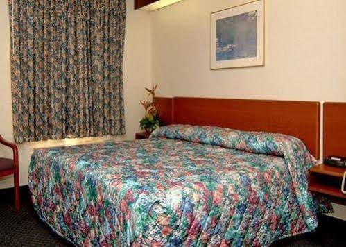 Travelodge By Wyndham Fort Myers Airport Kültér fotó