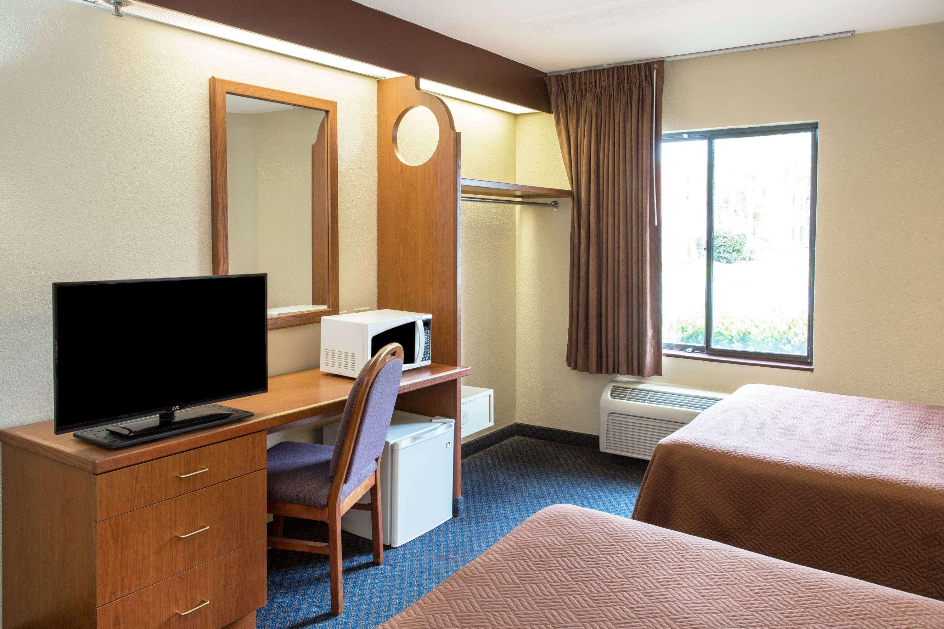 Travelodge By Wyndham Fort Myers Airport Kültér fotó