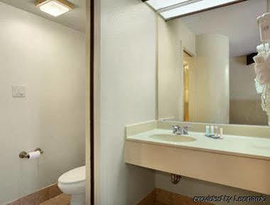 Travelodge By Wyndham Fort Myers Airport Kültér fotó